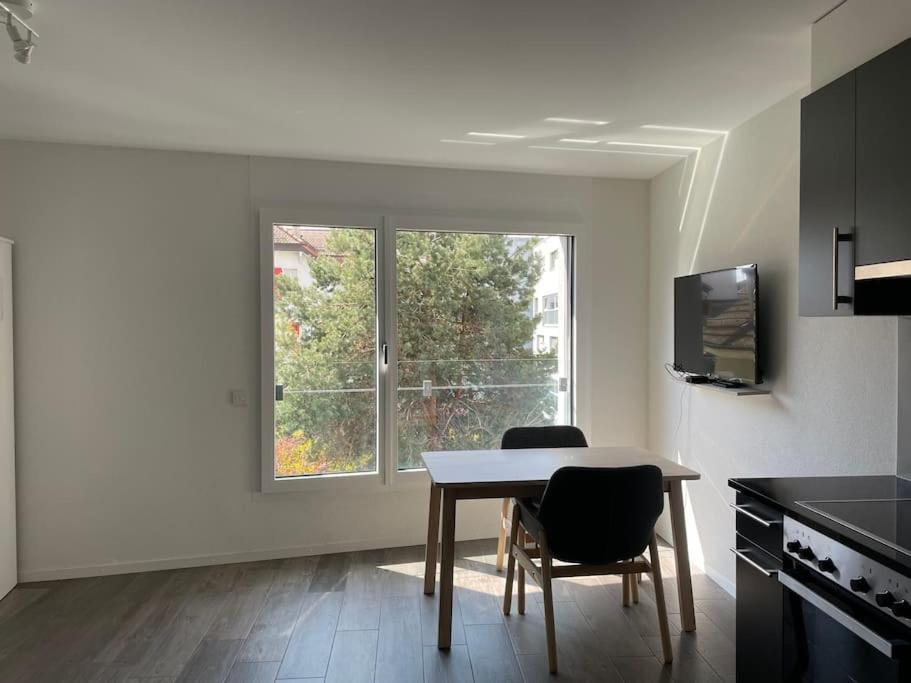Proche Lausanne: Studio Bien Equipe Prilly Exterior foto